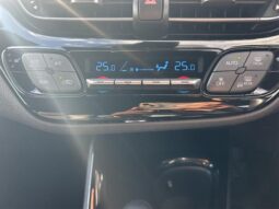 
										TOYOTA C-HR 2017 full									