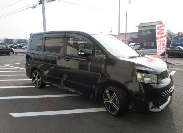 
								TOYOTA VOXY 2008 full									