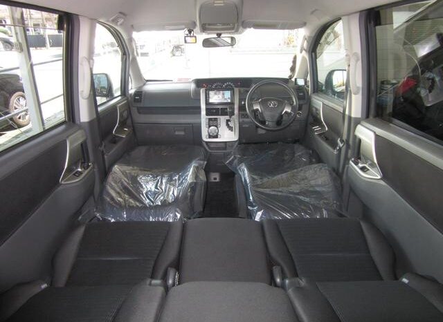 
								TOYOTA VOVY 2008 full									