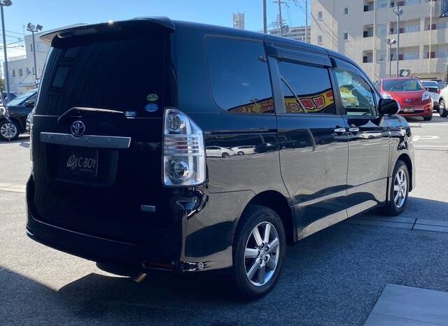 
								TOYOTA VOVY 2009 full									