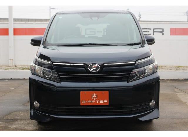 
								TOYOTA VOXY 2016 full									