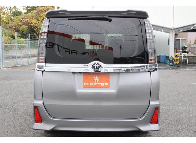 
								TOYOTA VOXY 2016 full									