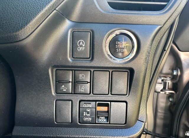 
								TOYOTA VOXY 2019 full									