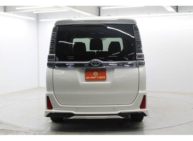 
								TOYOTA VOXY 2019 full									