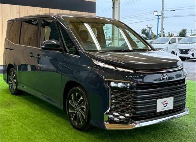 
								TOYOTA VOXY 2022 full									