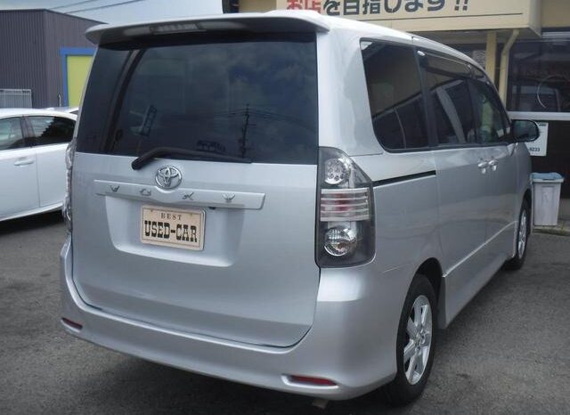 
								TOYOTA VOVY 2008 full									