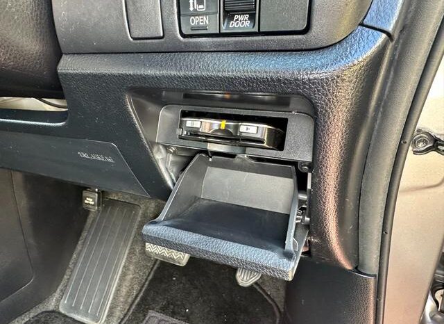 
								TOYOTA VOXY 2019 full									