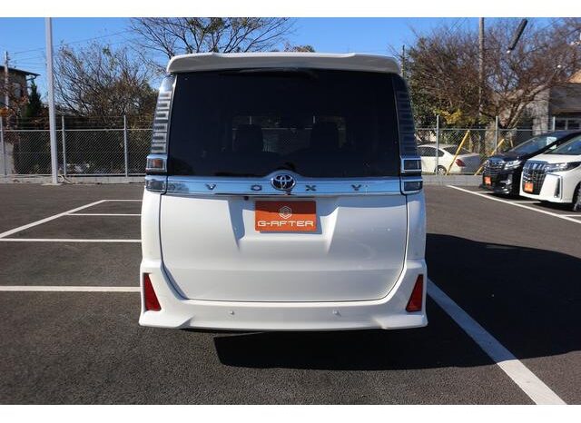 
								TOYOTA VOXY 2019 full									