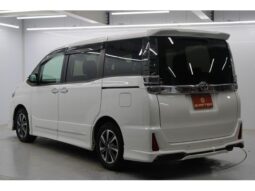
										TOYOTA VOXY 2019 full									