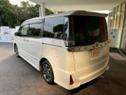 
										TOYOTA VOXY 2019 full									