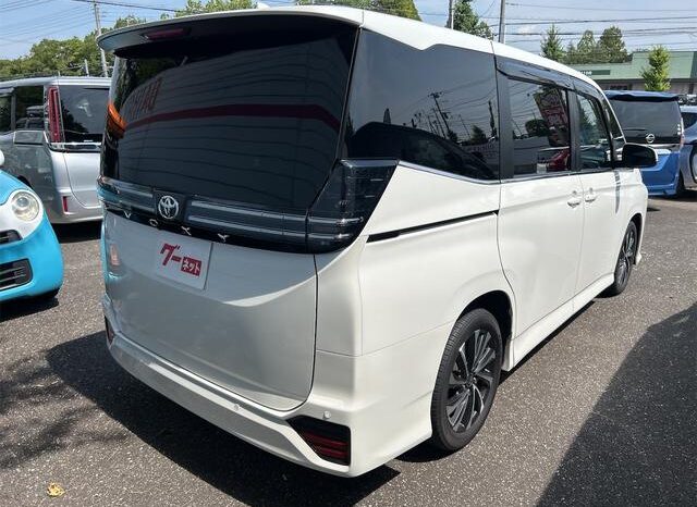 
								TOYOTA VOXY 2022 full									