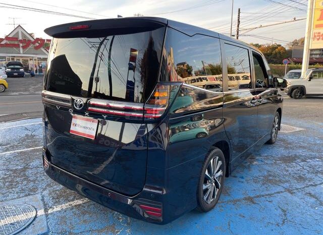 
								TOYOTA VOXY 2022 full									