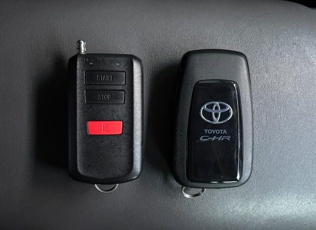 
								TOYOTA C-HR 2021 full									