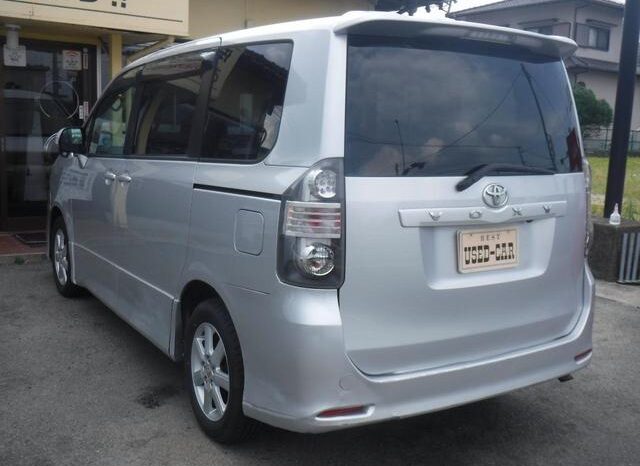 
								TOYOTA VOVY 2008 full									