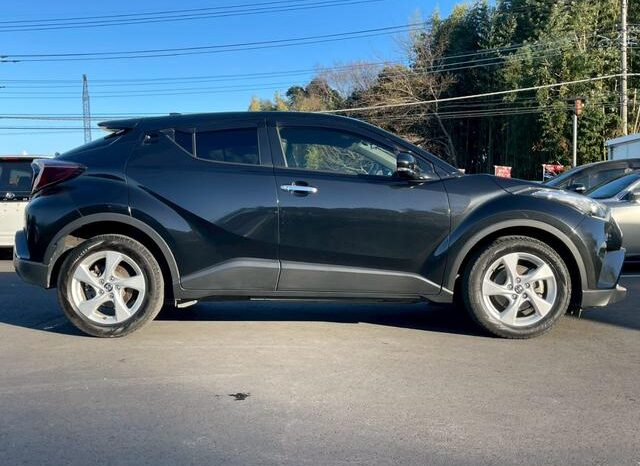 
								TOYOTA C-HR 2017 full									