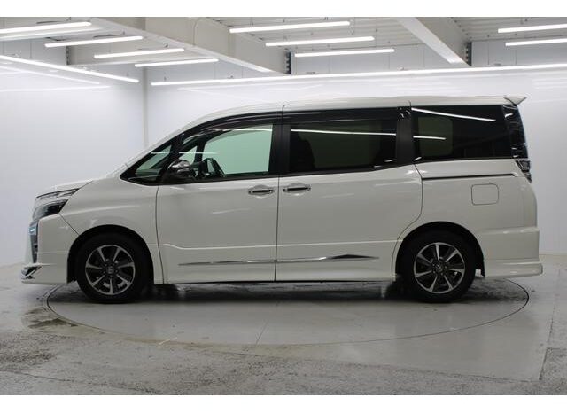 
								TOYOTA VOXY 2019 full									