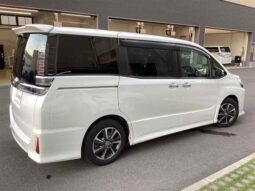 
										TOYOTA VOXY 2021 full									