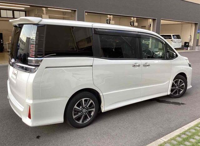 
								TOYOTA VOXY 2021 full									