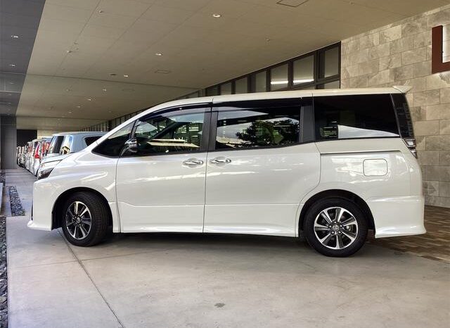 
								TOYOTA VOXY 2021 full									