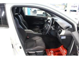 
										TOYOTA C-HR 2017 full									