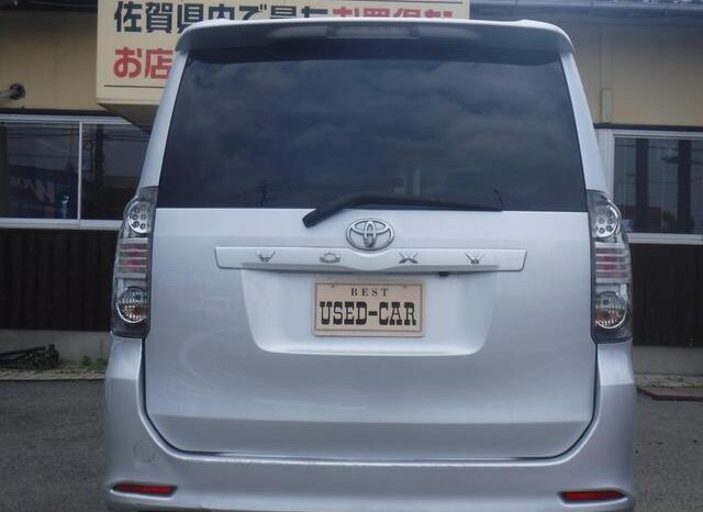 
								TOYOTA VOVY 2008 full									