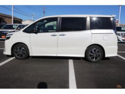
										TOYOTA VOXY 2019 full									