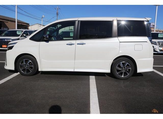
								TOYOTA VOXY 2019 full									