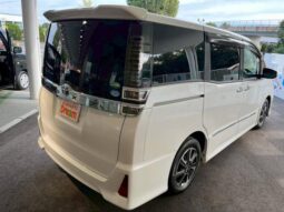 
										TOYOTA VOXY 2019 full									