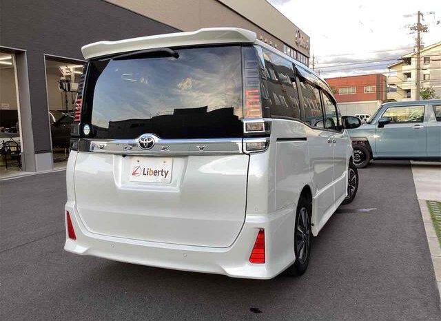 
								TOYOTA VOXY 2021 full									