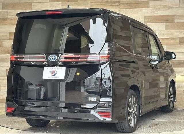 
								TOYOTA VOXY 2022 full									