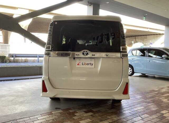 
								TOYOTA VOXY 2021 full									