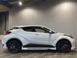 
										TOYOTA C-HR 2021 full									