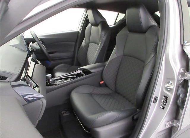 
								TOYOTA C-HR 2022 full									