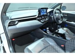 
										TOYOTA C-HR 2022 full									