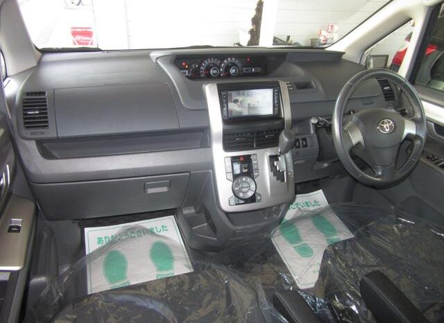 
								TOYOTA VOVY 2008 full									