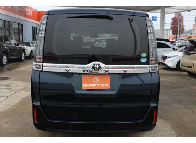 
								TOYOTA VOXY 2016 full									