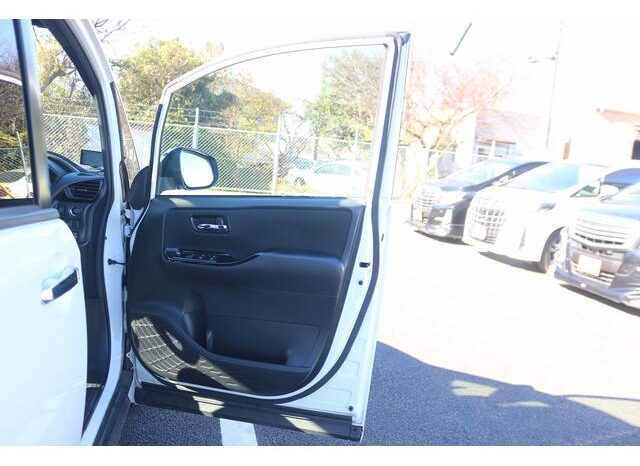 
								TOYOTA VOXY 2019 full									