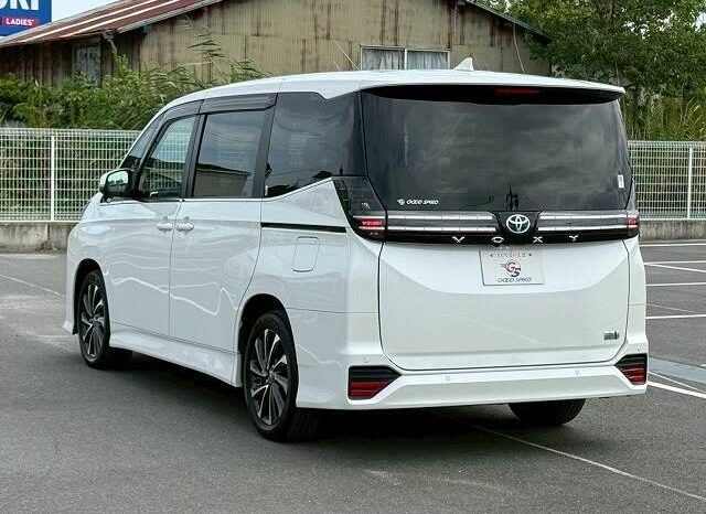 
								TOYOTA VOXY 2022 full									