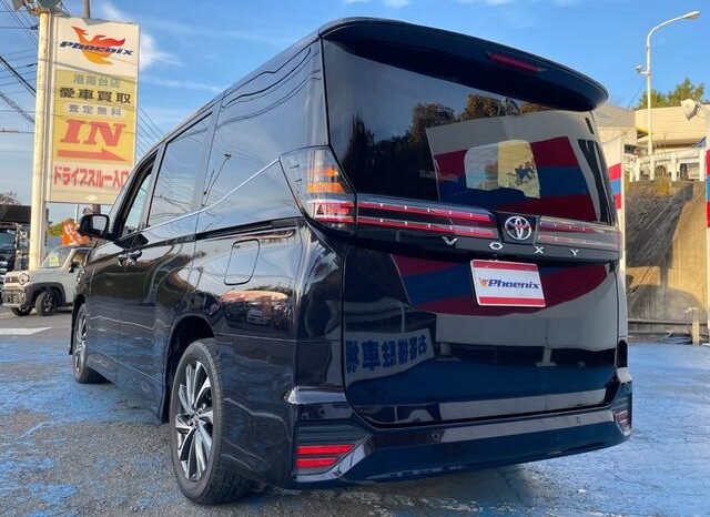 
								TOYOTA VOXY 2022 full									