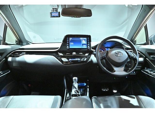 
								TOYOTA C-HR 2022 full									