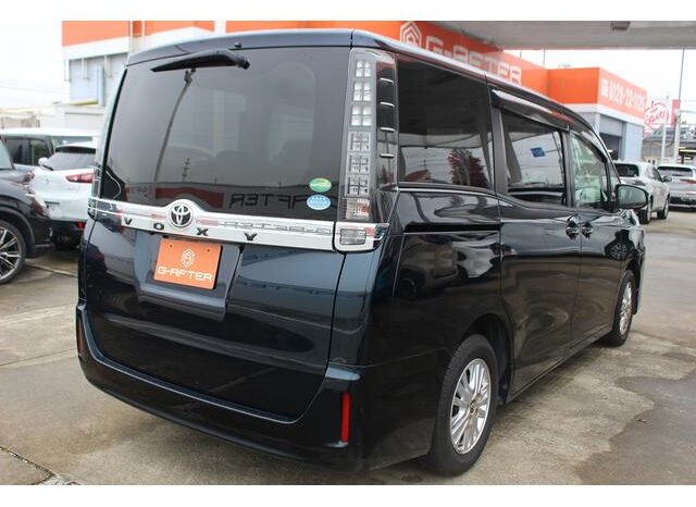 
								TOYOTA VOXY 2016 full									