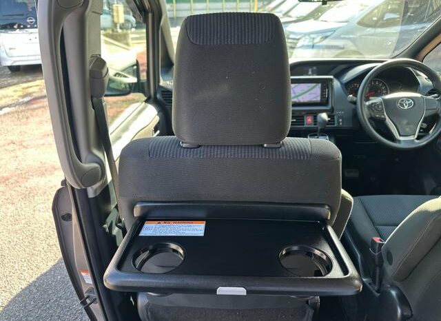 
								TOYOTA VOXY 2019 full									