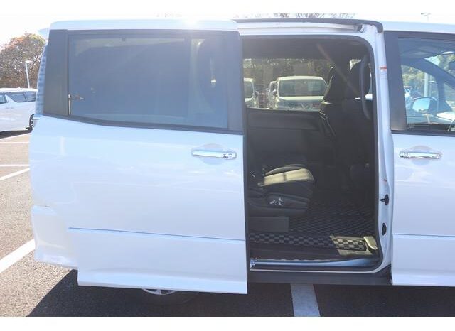 
								TOYOTA VOXY 2019 full									