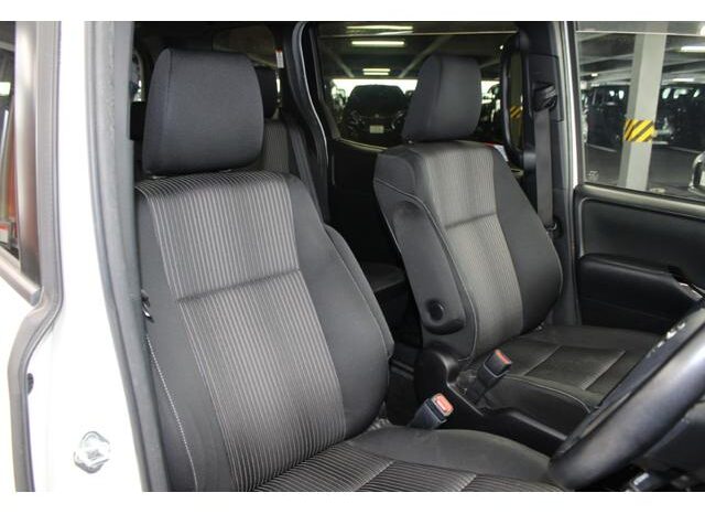 
								TOYOTA VOXY 2019 full									