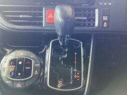 
										TOYOTA VOXY 2021 full									