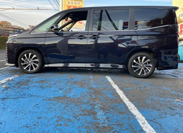 
								TOYOTA VOXY 2022 full									