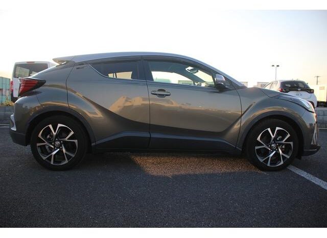 
								TOYOTA C-HR 2020 full									