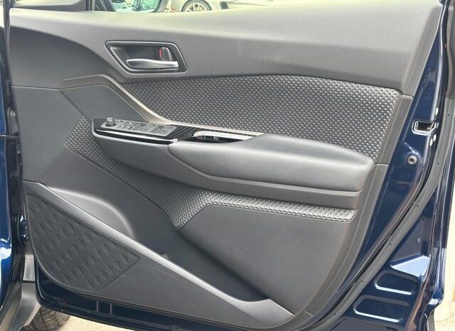 
								TOYOTA C-HR 2021 full									