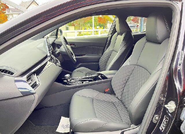 
								TOYOTA C-HR 2022 full									