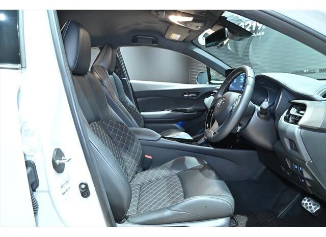 
								TOYOTA C-HR 2022 full									